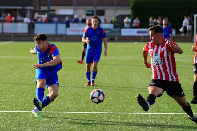 Fareham (blue) v Shaftesbury. Picture by Ken Walker