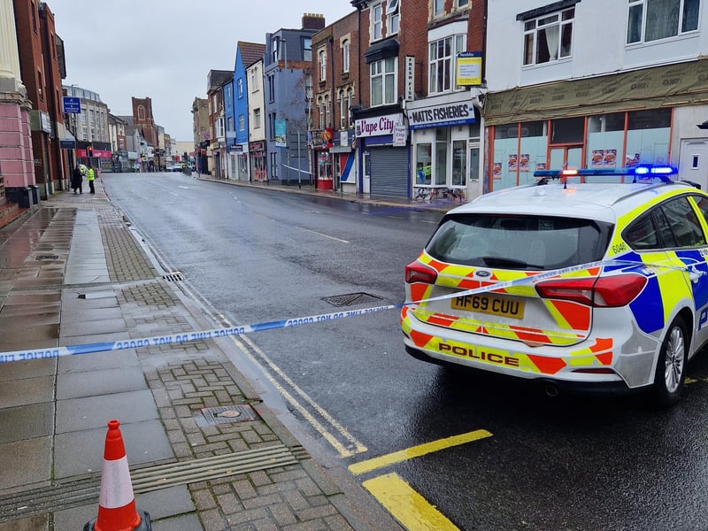 Police cordoned off much of Kingston Crescent this morning, after a "suspicious package" was found. A bomb disposal unit was called.