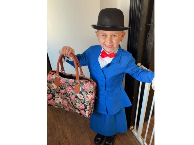 How lovely is this Mary Poppins costume?