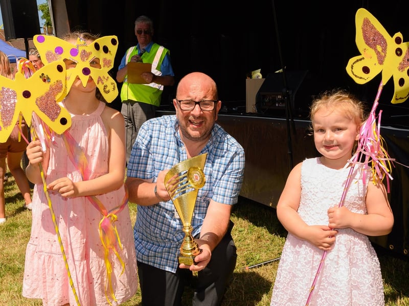 Pictured is: Girls from St Michaels Church with councillor Steve Pitt.

Picture: Keith Woodland