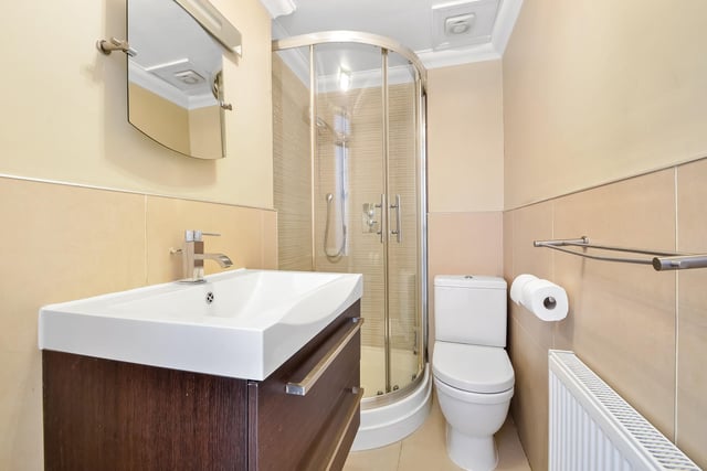 The en-suite bathrooms feature stand-up showers.