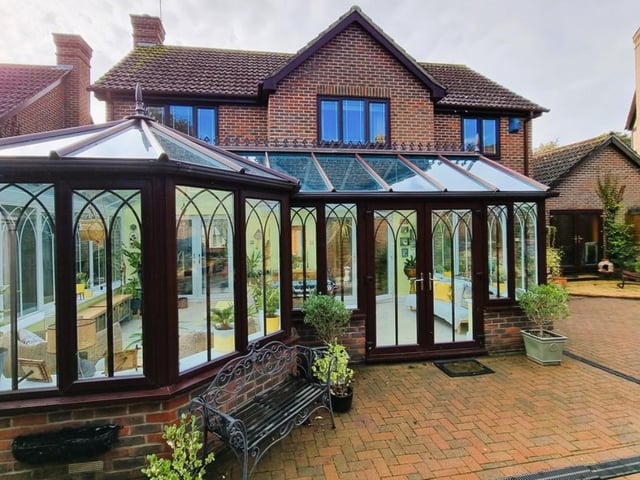 This property is on the market with Town & Country Southern and it is up for £650,000.