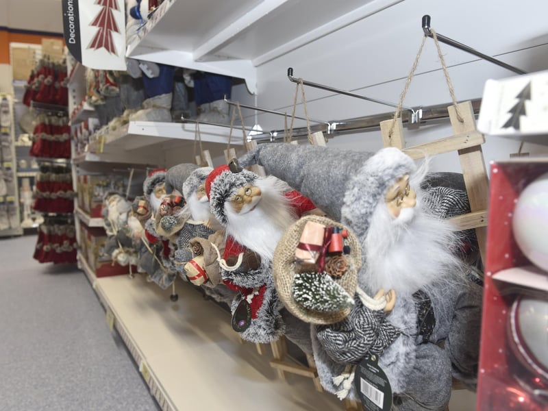 B&M opened in Southampton Road Retail Park in Titchfield, on Saturday, December 2, 2023.

Picture: Sarah Standing (011223-2874)