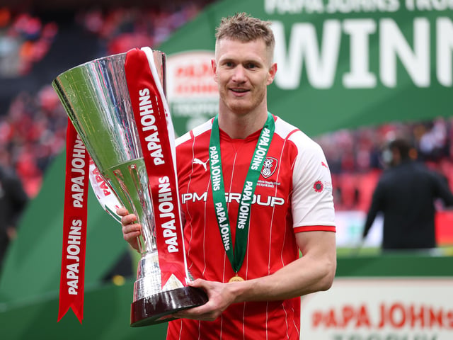 The former Pompey striker failed to negotiate fresh terms with Rotherham and returned to League One, joining Sheffield Wednesday. Smith played a vital role in the Millers’ promotion and Papa John’s Trophy triumph last term, finding the net 25 times in 54 games.