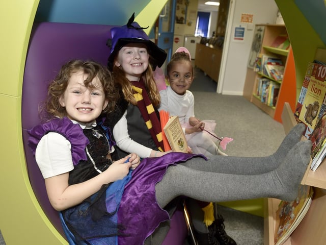Pictured is: (l-r) Danielle Bailey (6), Isla Hale (7) and Ava Kendall (5).
Picture: Sarah Standing (020323-629)