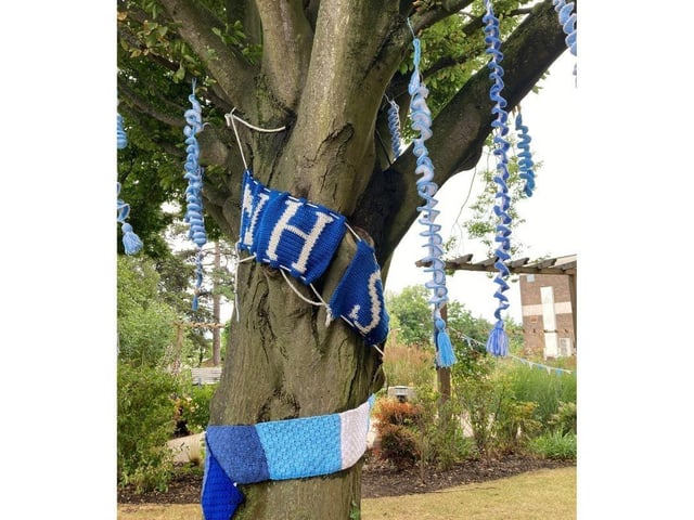 The NHS have celebrated turning 75 by collaborating with a local knitting group who have created installations that have been distrubuted across Portsmouth.