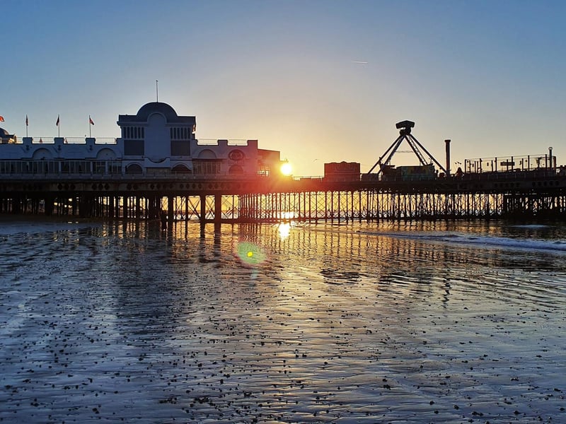 A nostalgic stroll along South Parade Pier in Southsea, complete with incredible ocean views at the end, makes it a fantastic place to visit in Portsmouth.