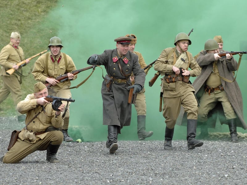 2010. Second World War event at Fort Nelson. Russian forces attack the Germans in a re-enactment. Picture: Will Caddy 101070-69