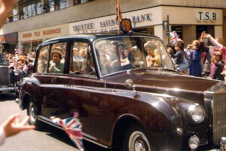 The Queen passing through Fratton Road, Portsmouth, as part of her silver jubilee tour of 1977