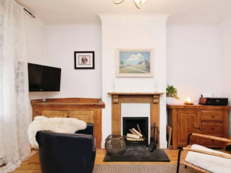 This three bedroom property is spread over three floors and has a lounge kitchen. This home is extremely cosy and is on the market for £360,000 and it is being sold with Purple Bricks. For more information about the property, visit the website.