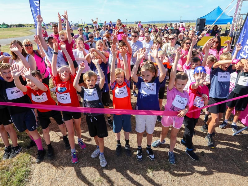 Race For Life Pretty Muddy, Southsea CommonPicture: Chris  Moorhouse (290624-023)