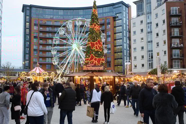 23+ Christmas Shopping Village 2021