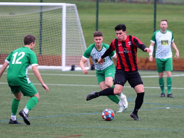 Mob Albion (green/white) v Hamble United. Picture by Sam Stephenson