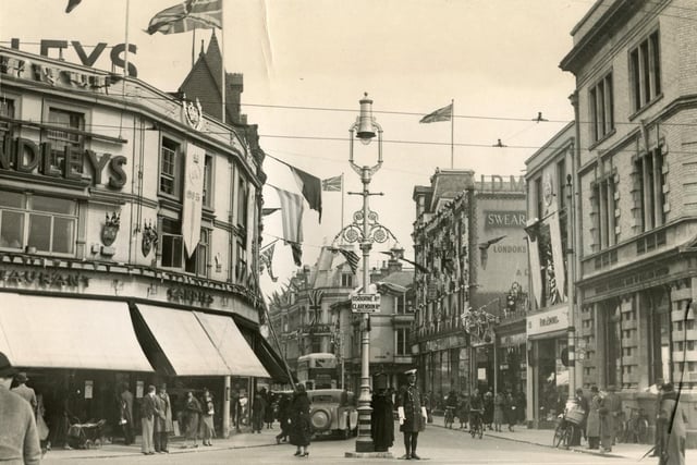 The junction of Osborne Road and Palmerston Road, Southsea (undated). The News PP976