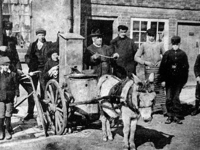 Titchfield's water carrier from 1908. The News PP5231