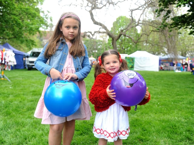 Sisters (l-r) Lyla-May Savage (8) and Ruby (2) from Cosham. Picture: Sarah Standing (020522-3209)