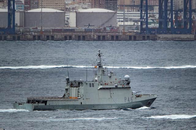 HMS Dasher, right, pictured escorting the Spanish patrol ship Furor P46 off the coast of Gibraltar. Photo: DM Parody / http://dotcom.gi/photos