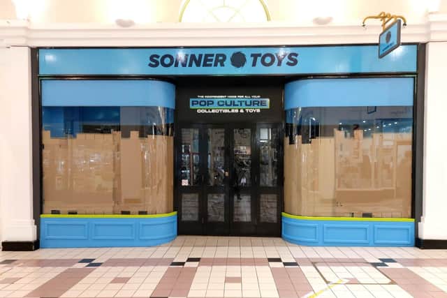 Sonner Toys appears to be permanately closed at their Cascades shopping centre location.