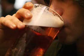 Smartphone apps could be used to help tackle binge drinking
