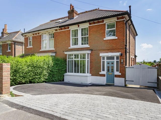 This property comes with three bedrooms, one bathroom and one reception room. This home is on the market for £465,000 and it is being sold with Vendors & Buyers.