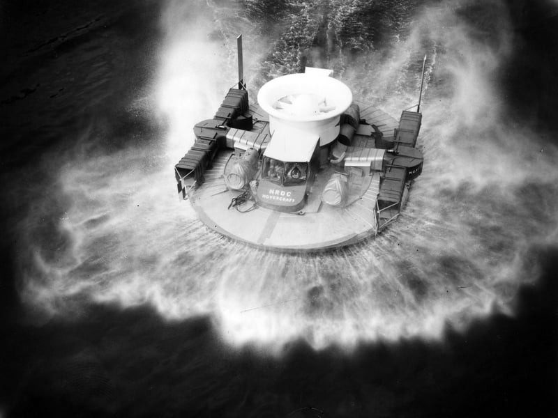 The Saunders Roe SRN1 (Saunders Roe Nautical 1) experimental hovercraft. The craft was designed by Sir Christopher Cockerell, inventor of the hovercraft. (Photo by Evening Standard/Getty Images)