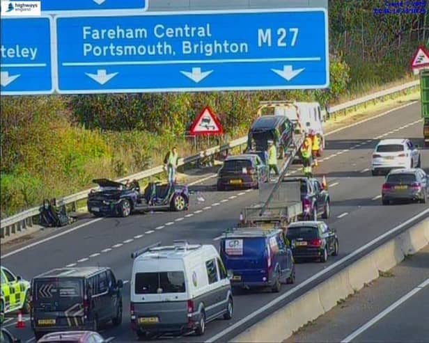 A multi-vehicle crash on the M27 eastbound between junction 8 and 9 has resulted in serious injuries for a number of casualties
