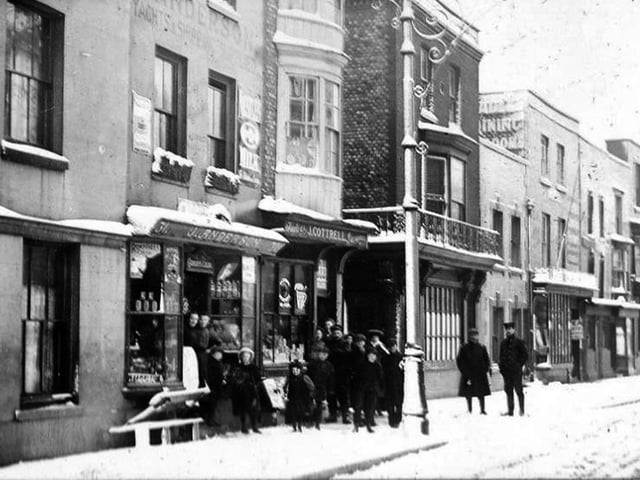 In the snow. Broad Street, Old Portsmouth, 1910