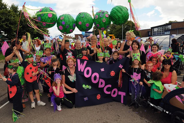 The Bridgemary Carnival which started at Bridgemary School in Wych Lane 19th July 2008. Big smiles from Woodcot School. Picture: Malcolm Wells 083068-5055