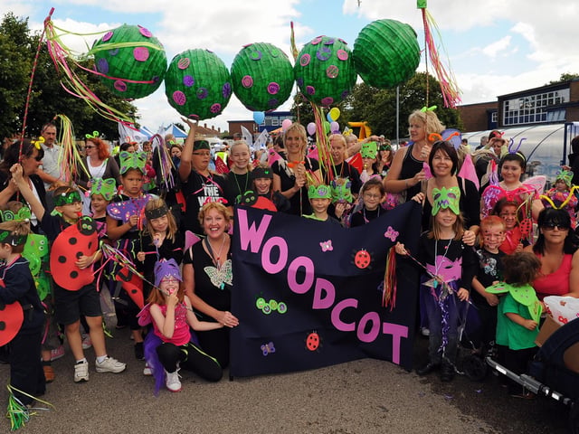 The Bridgemary Carnival which started at Bridgemary School in Wych Lane 19th July 2008. Big smiles from Woodcot School. Picture: Malcolm Wells 083068-5055
