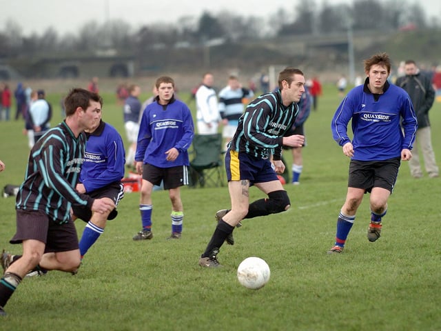 Division three action between Brewers Arms and Quayside in the 2005 Portsmouth Sunday League.