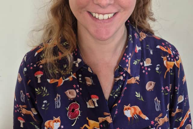 Jo Gibbons, optician, free of glasses for the first time since age seven!