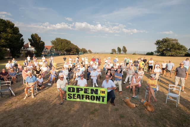 More than 200 opponents to the closure of Eastney Esplanade and Clarence Esplanade at Monday's meeting at the Tenth Hole in Eastern Parade, Southsea. Picture Credit: Keith Woodland