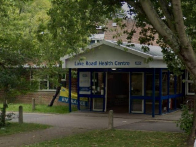 Lake Road Dental Practice in Nutfield Place has a rating of 4.4 from 23 Google reviews. One patient said: "Very helpful and caring, and the staff there were magnificent too."