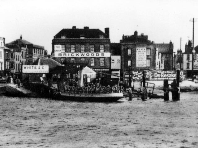 Old Portsmouth, 'Point' - Old Brickwoods Brewery 1920