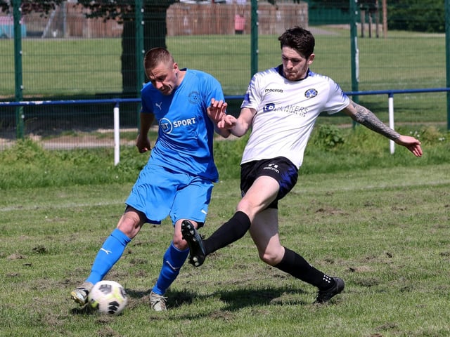 Paulsgrove (blue) v Clanfield. Picture: Sam Stephenson.
