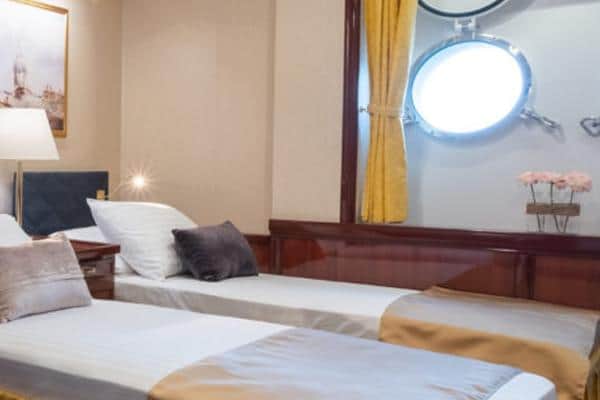 A snap shot of the deck of Golden Horizon
