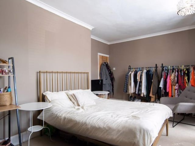 The bedrooms are all good sizes and they are currently decorated in a way that makes it easy for someone to move straight in.