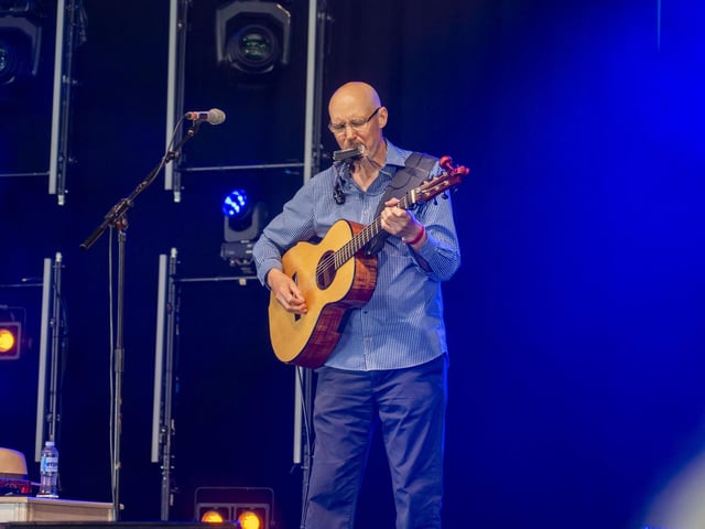 Jim Malcolm & Beth Malcolm performing at Wickham Festival