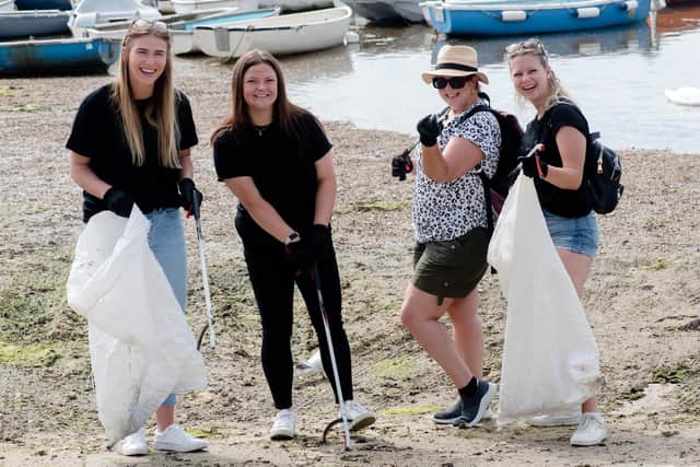 Barratt Homes employees help to clear 20kg of rubbish from Emsworth Harbour in support of a local environmental charity, The Final Straw Foundation.
