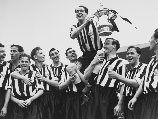 League titles: 4; FA Cup: 6; League Cup: 0; European trophies: 0; Total trophies: 10.