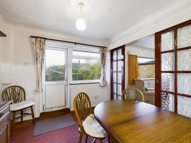 Mapletree Avenue, Horndean. 3 Bedroom detached bungalow with garage and off road parking. £387,500.