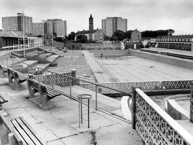 Swimming baths at Gosport in October 1982 PP4739