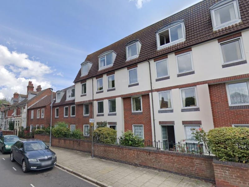 The average property price at Homesea House, Green Road PO5 4DQ in Southsea is £72,200.