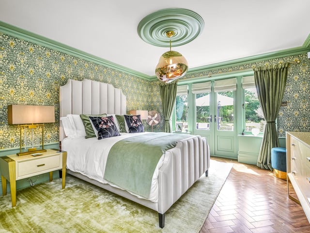 Shrover Lodge, Anmore Lane - Guide Price: £2.75m