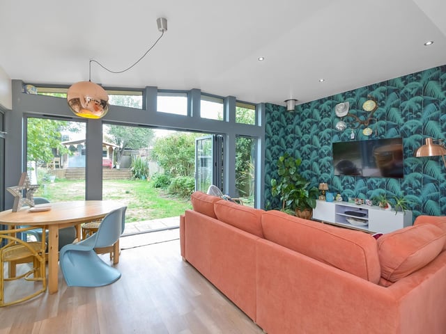 30 Carmarthen Avenue, Drayton, Hampshire Guide Price ~ £680,000 ~ Freehold