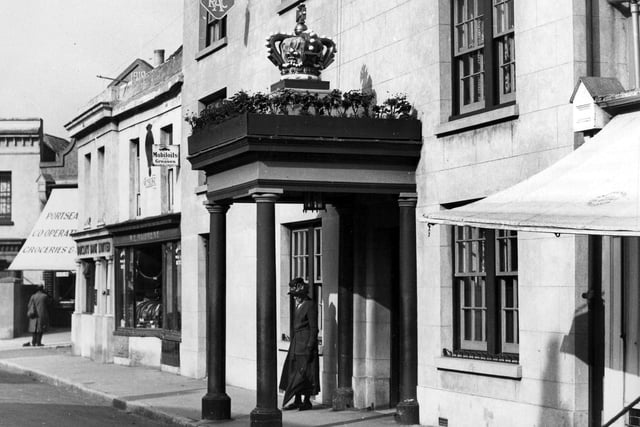The entrance to The Crown Hotel, Emsworth, 1933. The News PP4236