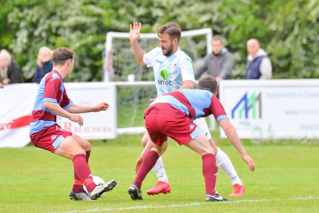 Dec Seiden in action for US Portsmouth against Hamworthy. Picture:  Martyn White.