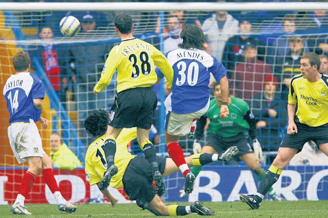 Pedro Mendes scores his 90th-minute winner against Manchester City in March 2006