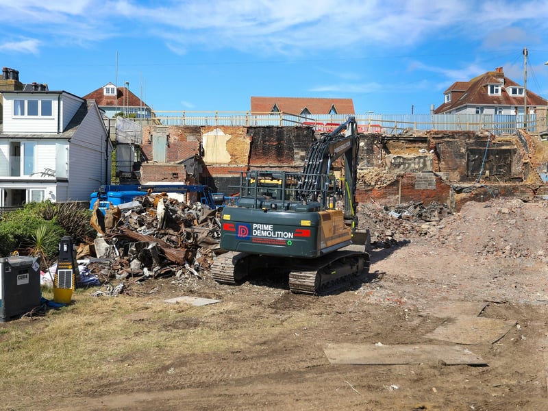 Demolition site at the Osborne View pub, Hill Head, Fareham, showing ongoing workPicture: Chris  Moorhouse (100724-020)