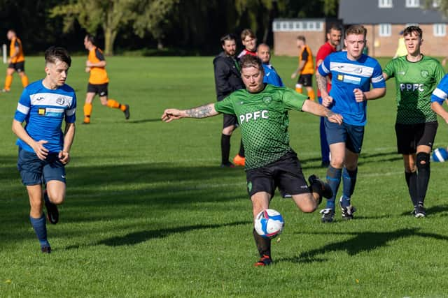 Bulldog (blue) v Portsmouth Parks. Picture: Mike Cooter